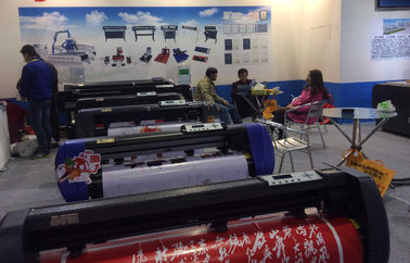 Κίνα 1.2M χρωματισμένη εκτυπωτών μηχανή κοπτών σχεδιαστών βινυλίου με την κοπή περιγράμματος προμηθευτής